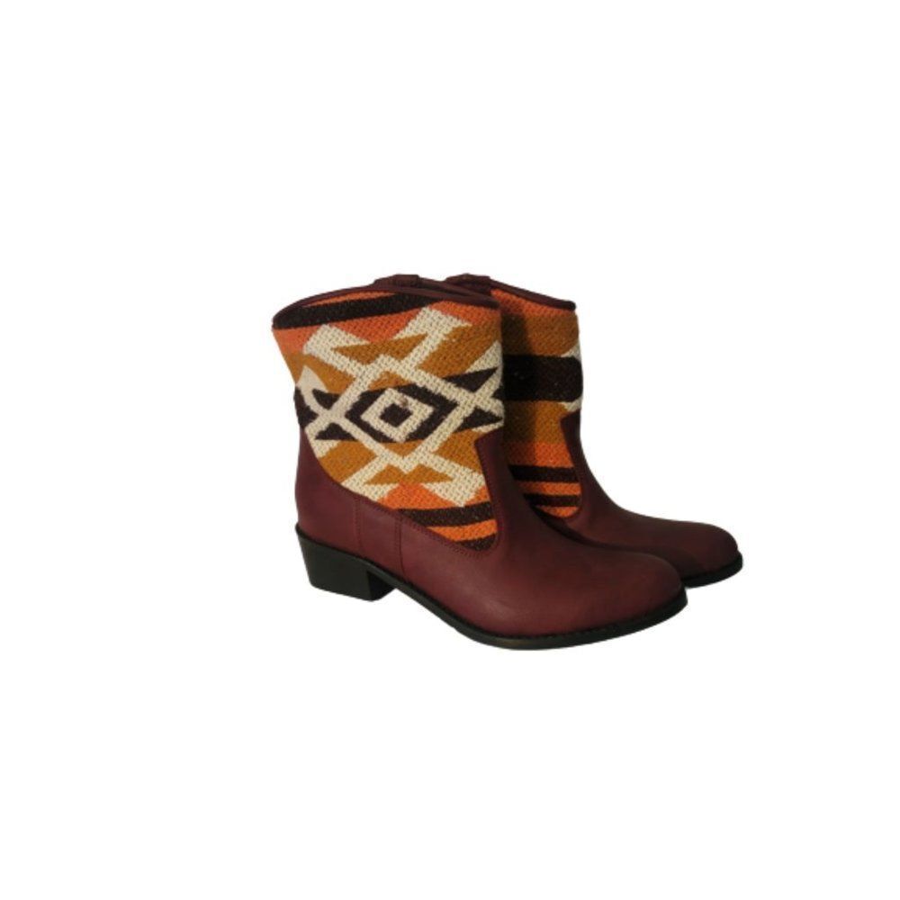 Stylish and Comfortable: Faux Leather Kilim Mid-Calf Boots for Any Occasion